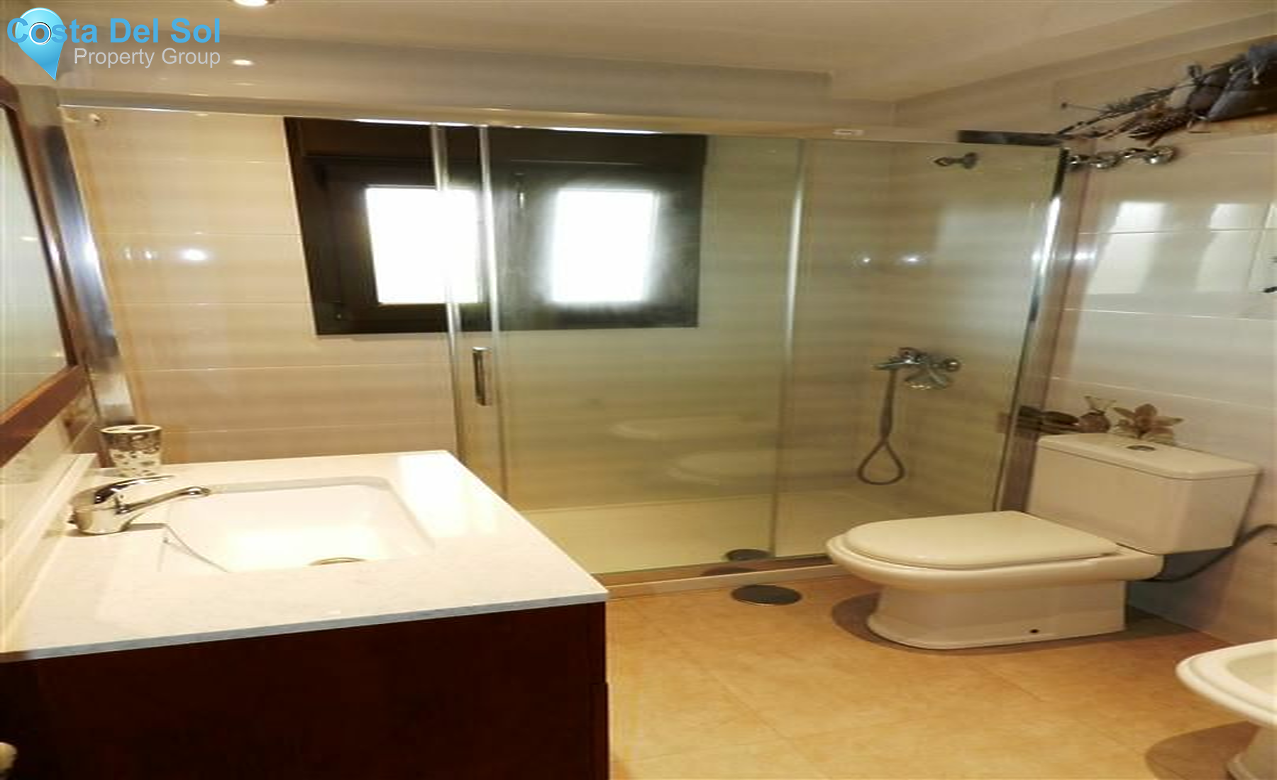 Semi-Detached House in La Duquesa-1213518