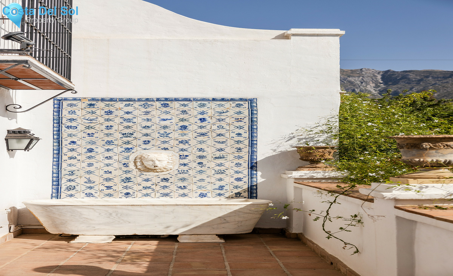 Semi-Detached House in The Golden Mile-1511436