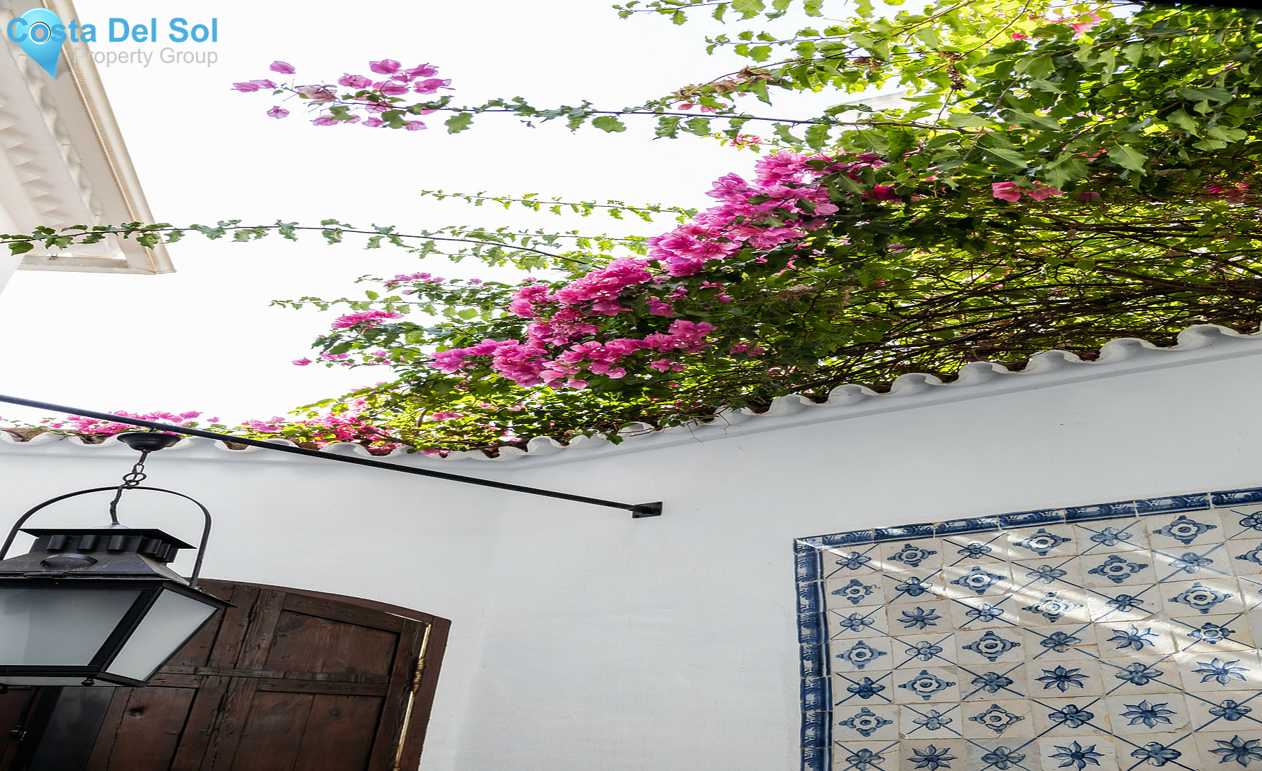 Semi-Detached House in The Golden Mile-1511443