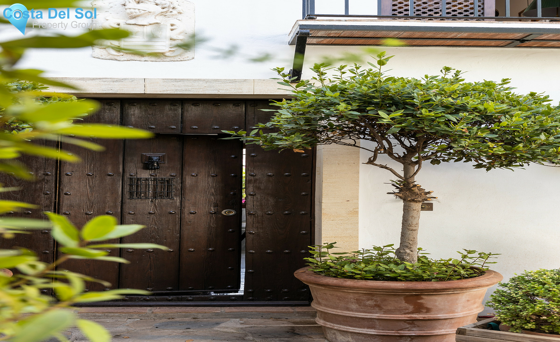 Semi-Detached House in The Golden Mile-1511429