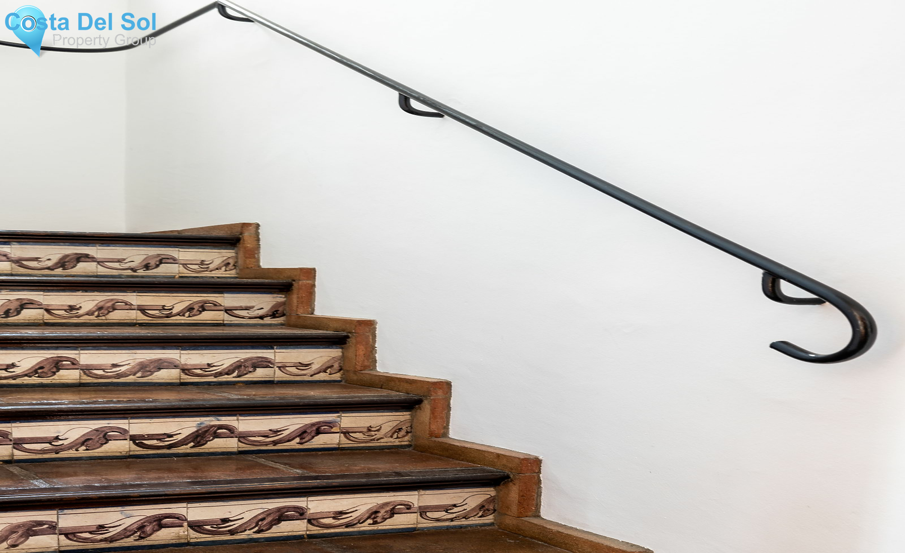 Semi-Detached House in The Golden Mile-1484752