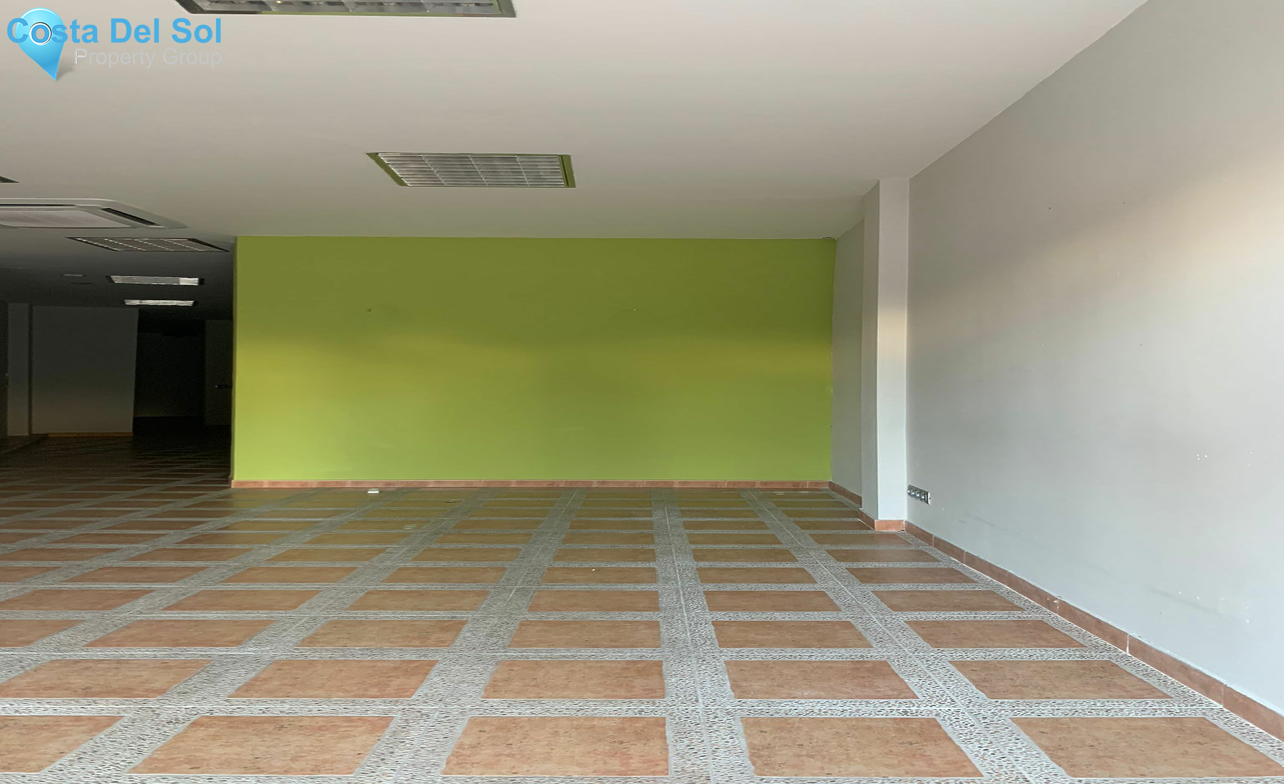 Shop in Nueva Andalucía-1172307