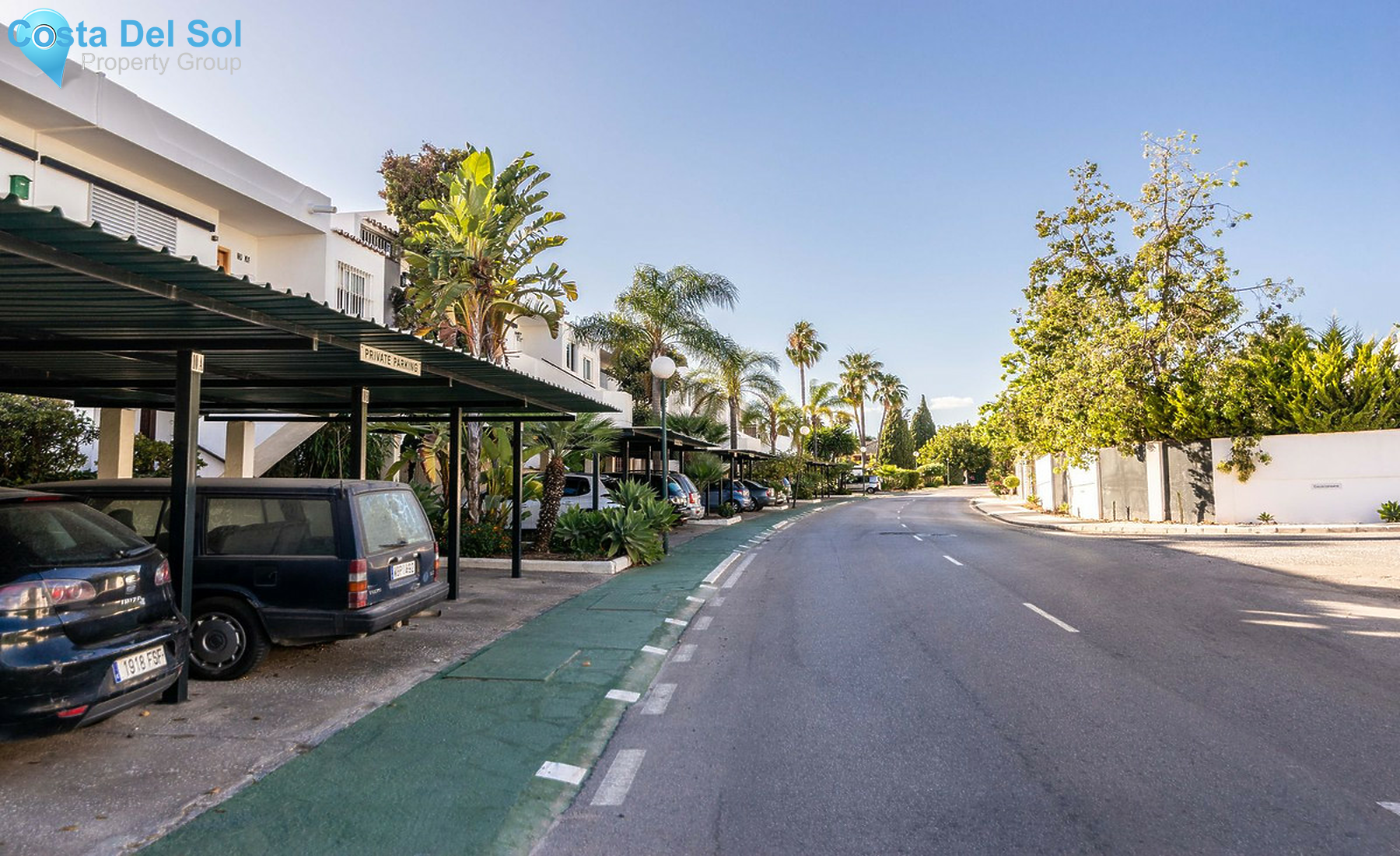 Top Floor Apartment in Aloha