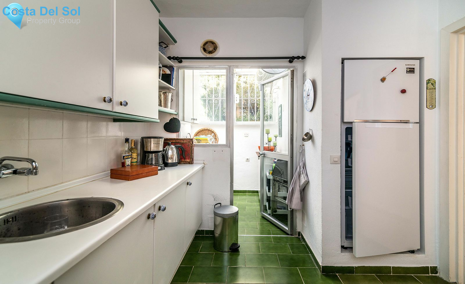 Top Floor Apartment in Aloha-1421575