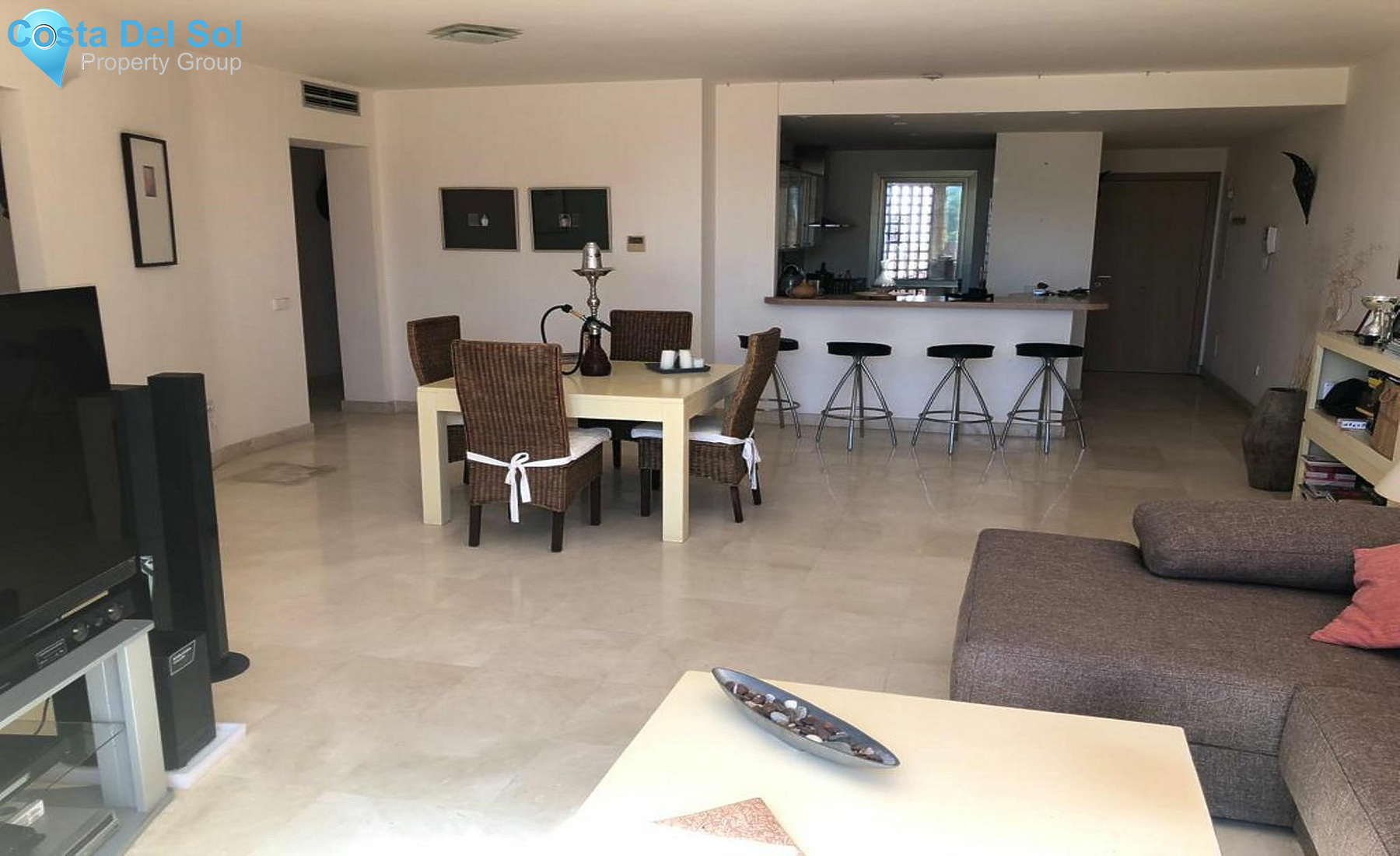 Top Floor Apartment in Bel Air-1498591