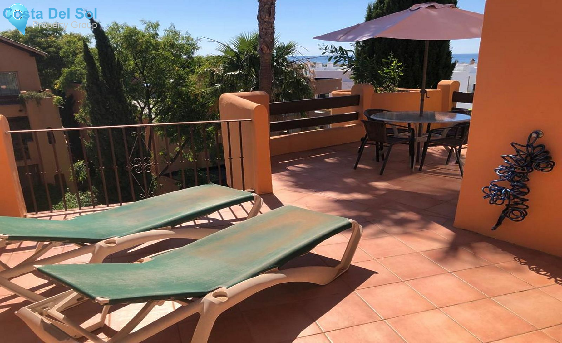 Top Floor Apartment in Bel Air-1498605