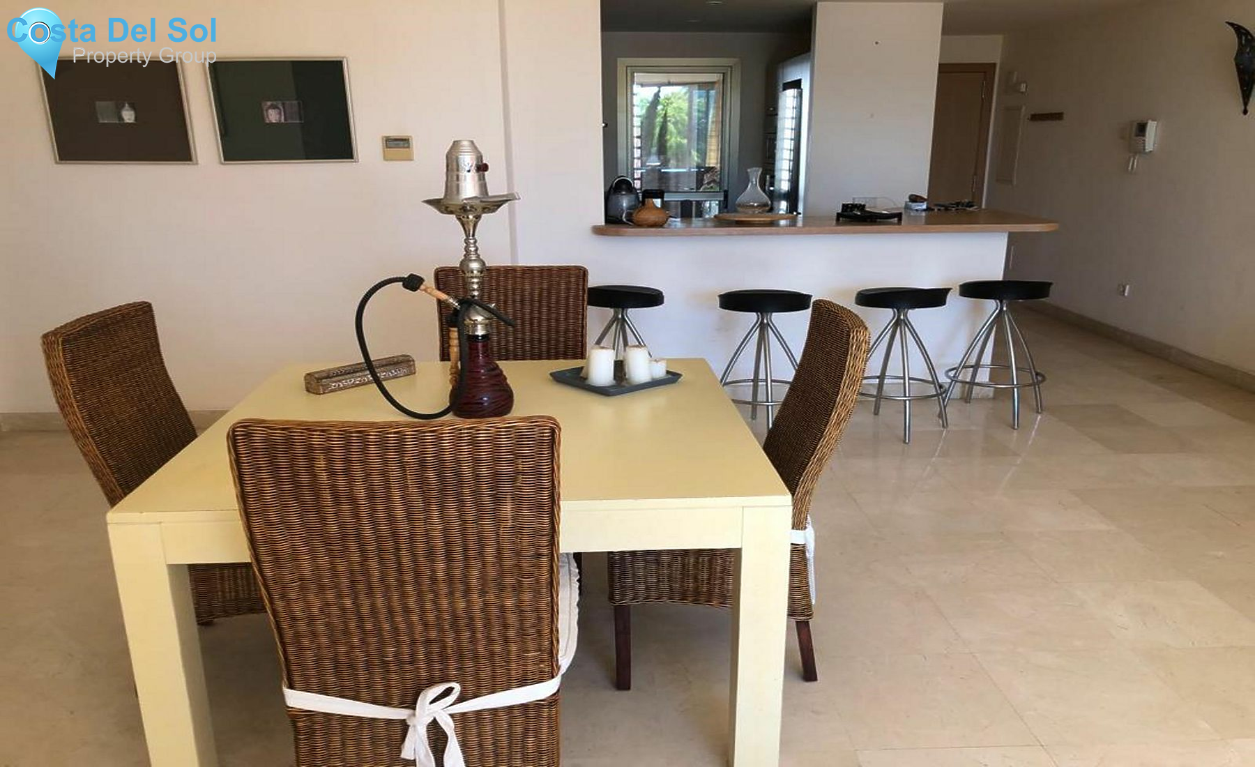 Top Floor Apartment in Bel Air-1498592