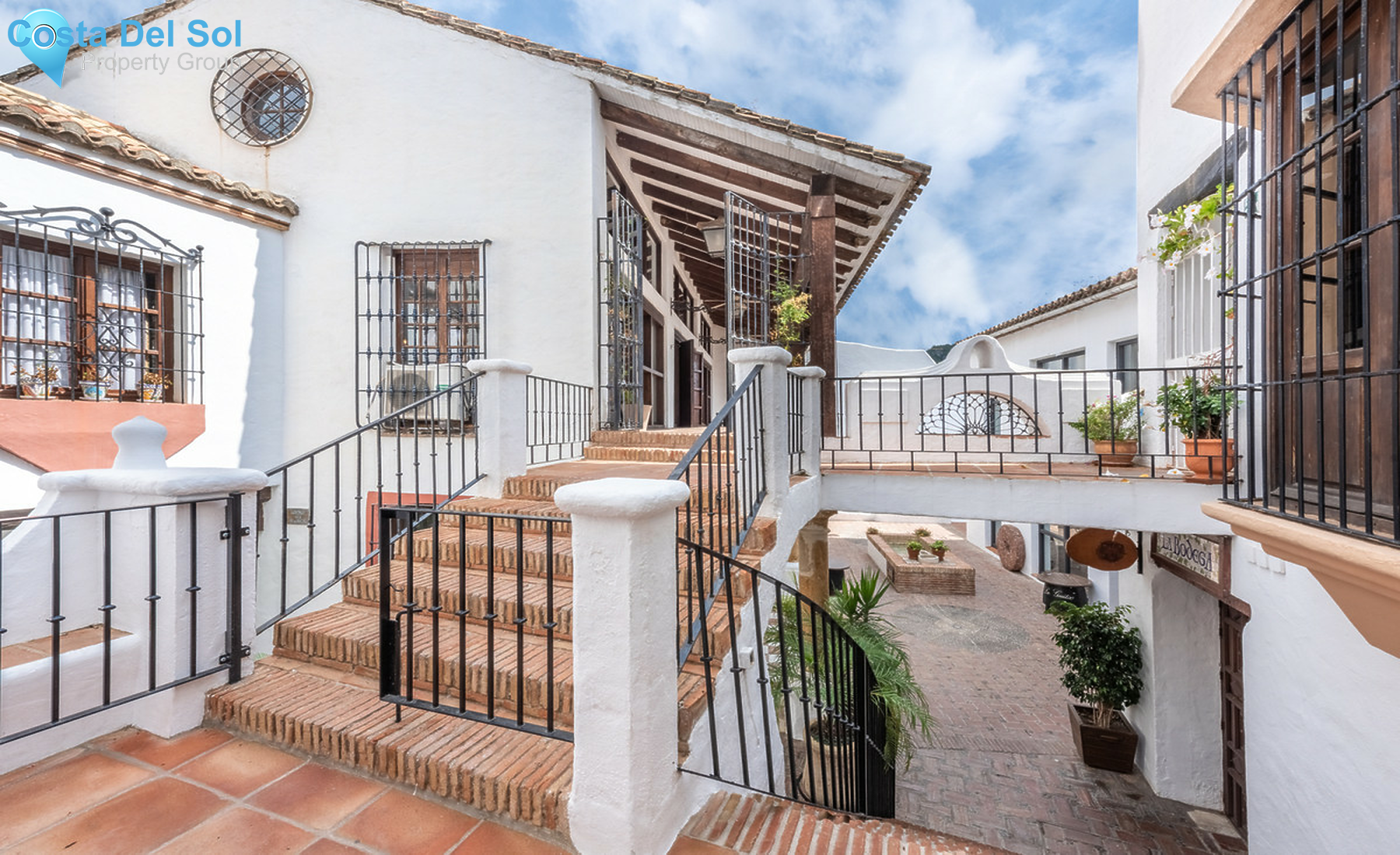 Top Floor Apartment in Benahavís-1317709