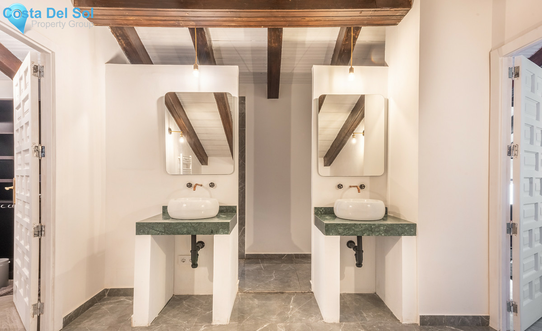 Top Floor Apartment in Benahavís-1317703
