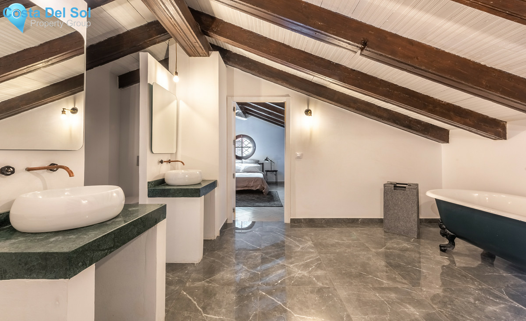 Top Floor Apartment in Benahavís-1317704