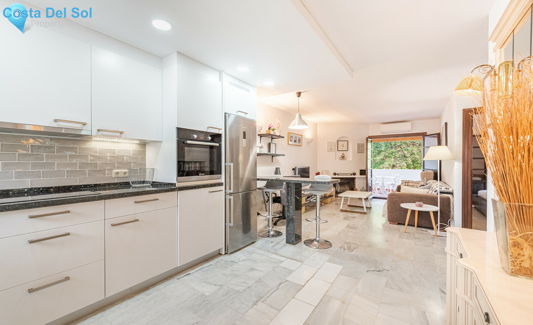 Top Floor Apartment in Benahavís-1323941