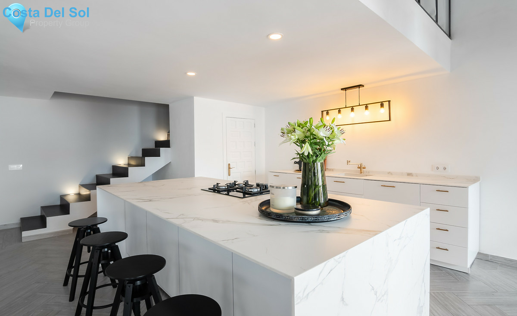 Top Floor Apartment in Benahavís-1333846