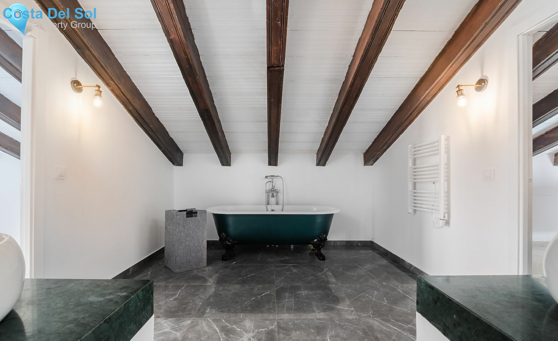 Top Floor Apartment in Benahavís-1210483