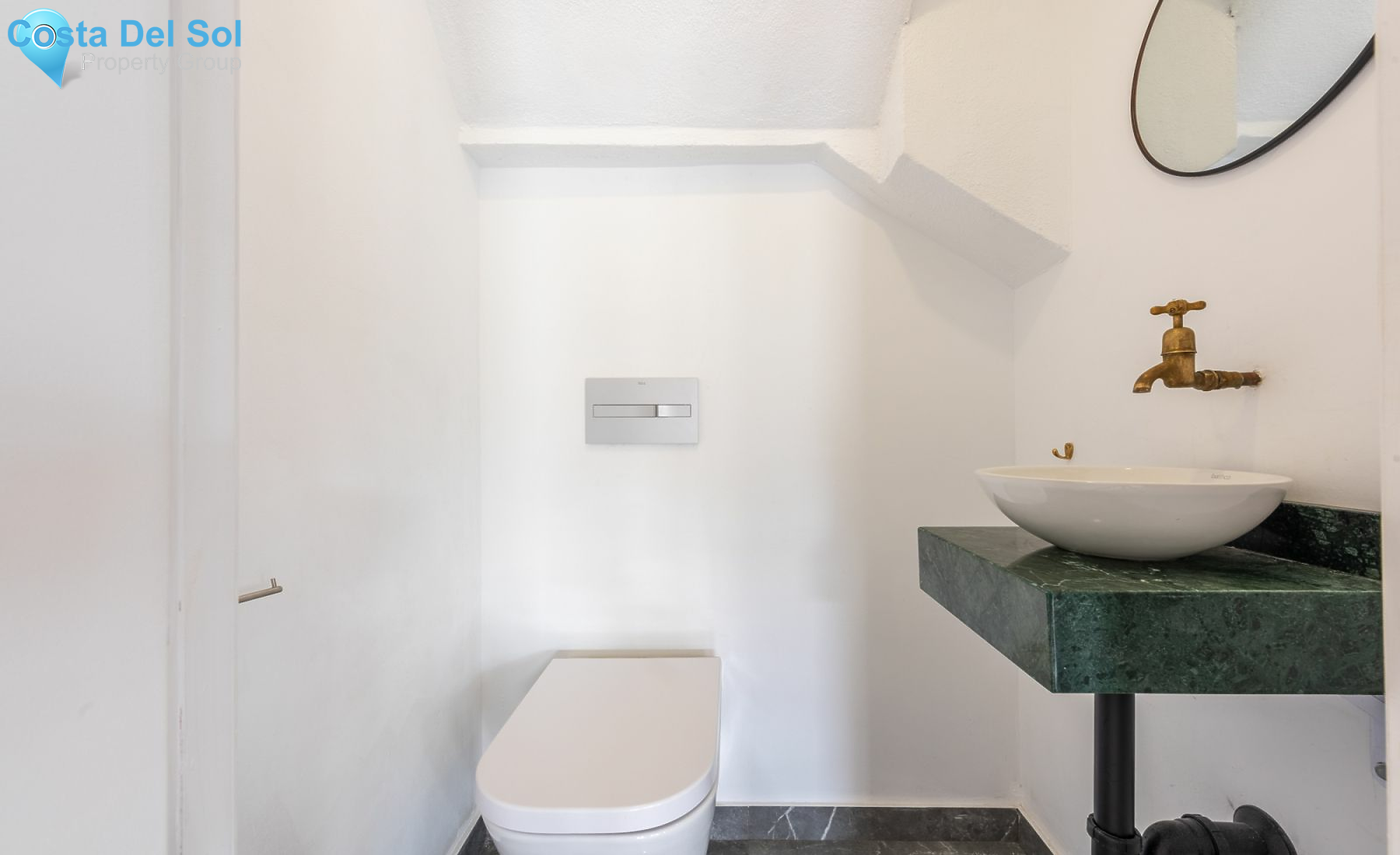 Top Floor Apartment in Benahavís-1426811