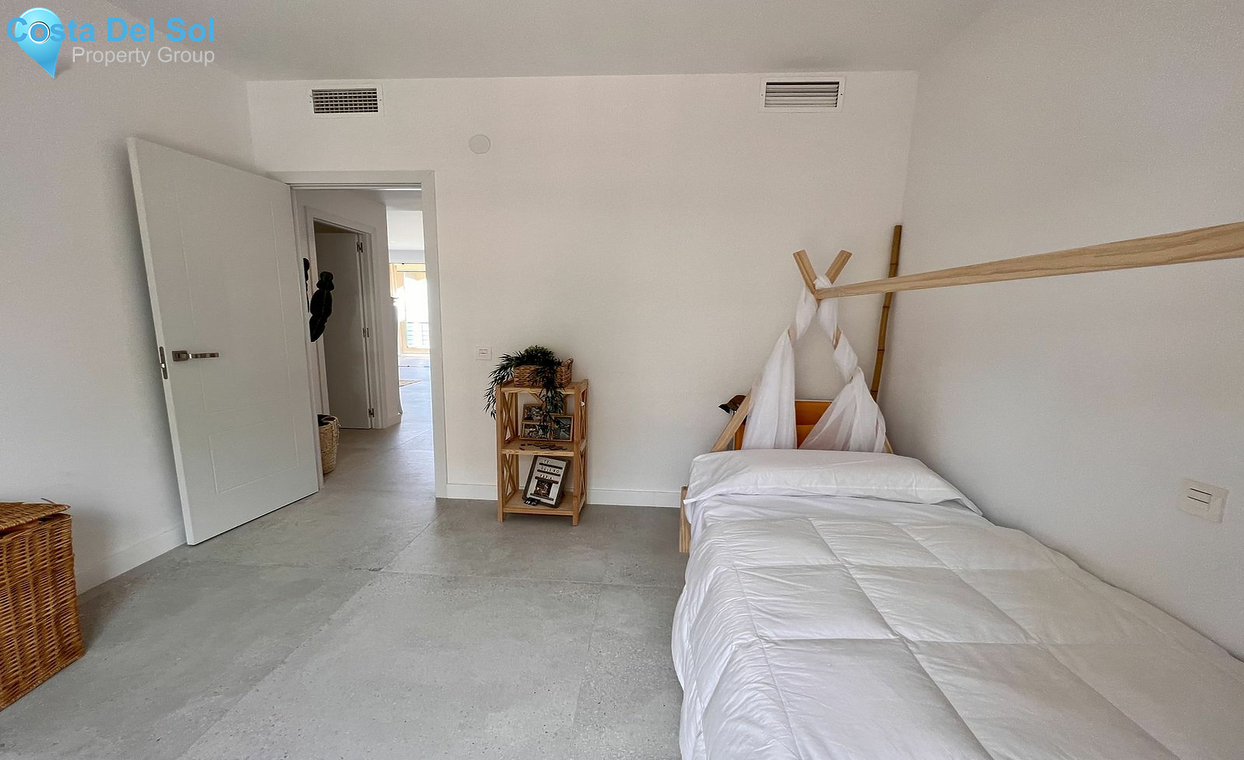 Top Floor Apartment in Benalmadena Costa-1422500