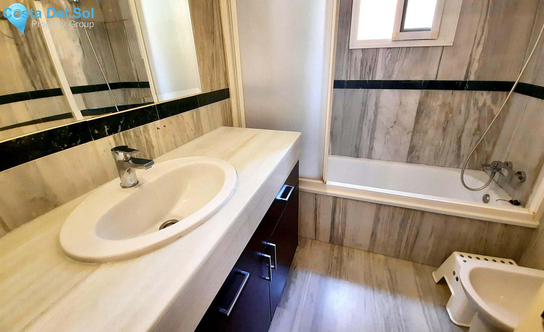 Top Floor Apartment in Calahonda-1352606