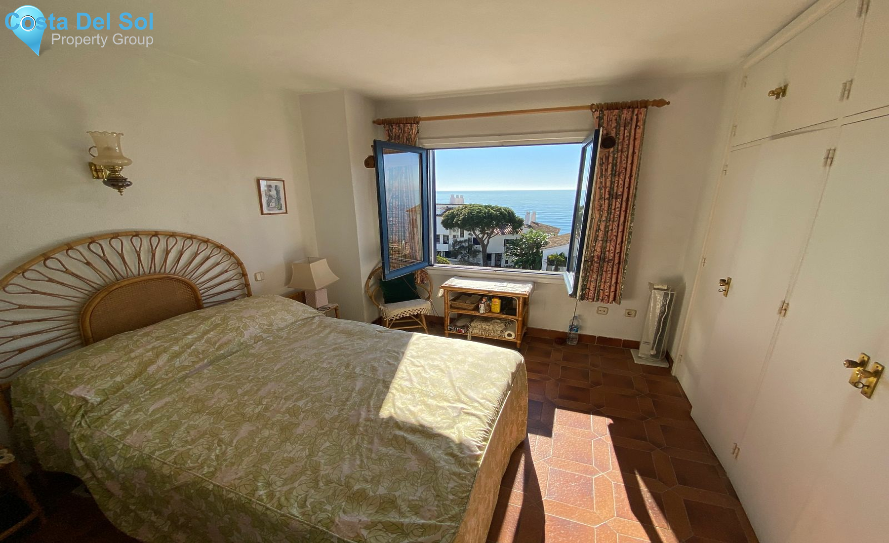 Top Floor Apartment in Calahonda-1196667