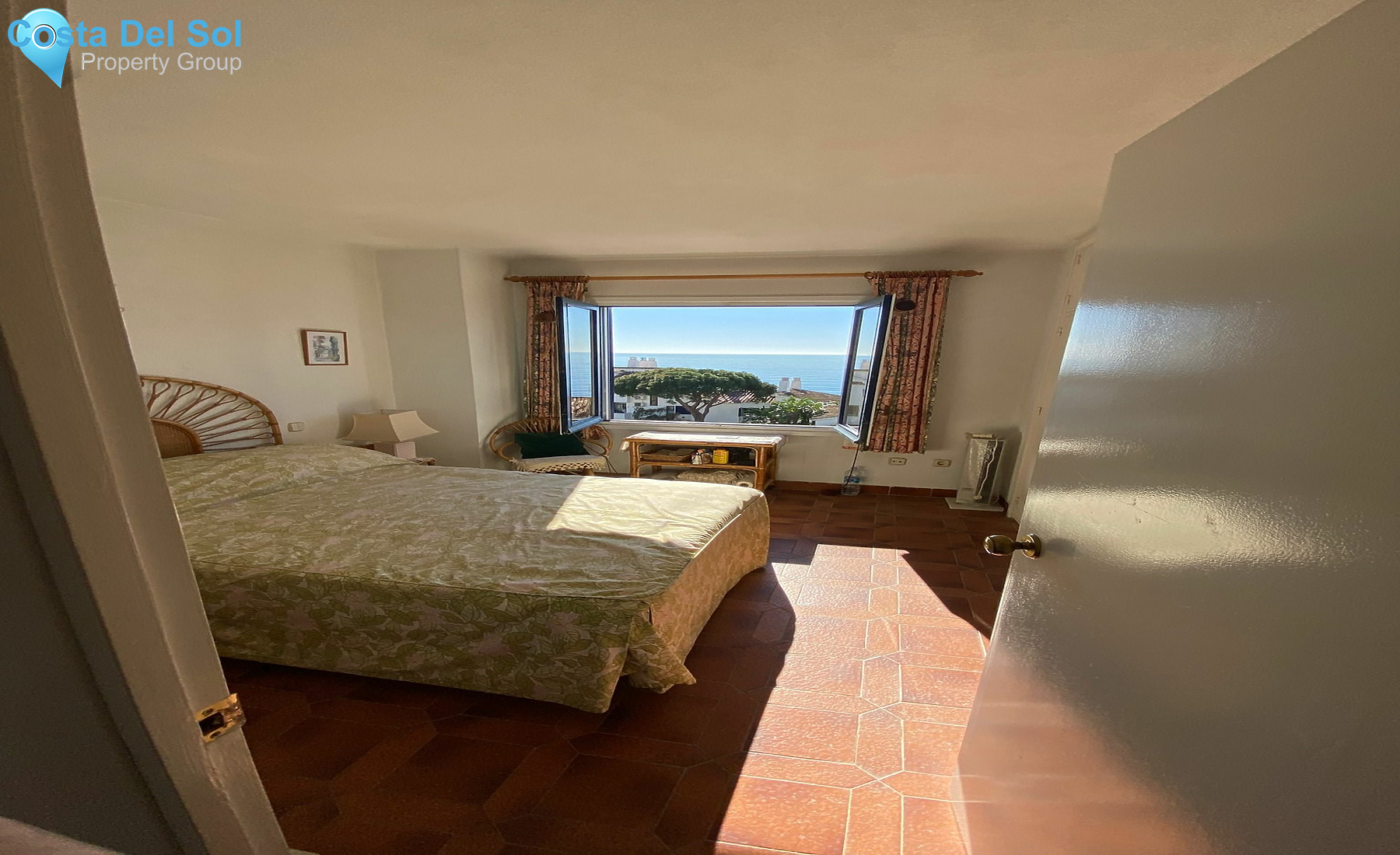 Top Floor Apartment in Calahonda-1196668