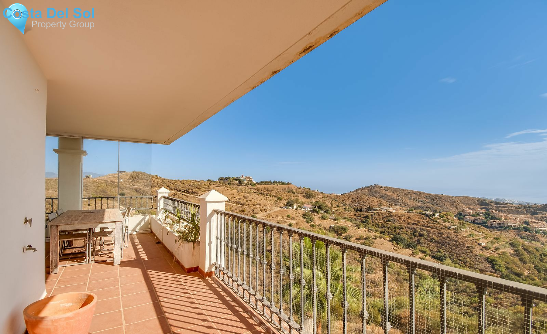 Middle Floor Apartment in Calahonda-1530283