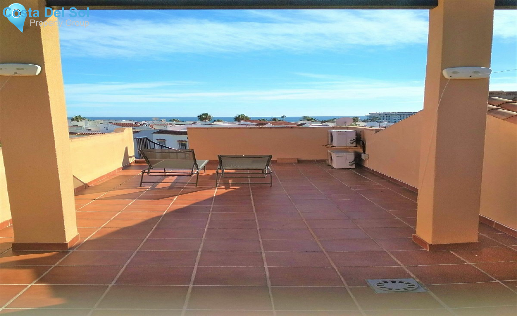 Top Floor Apartment in Casares-1398354