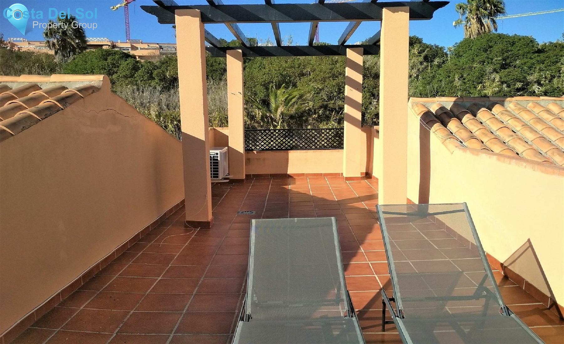 Top Floor Apartment in Casares-1398356
