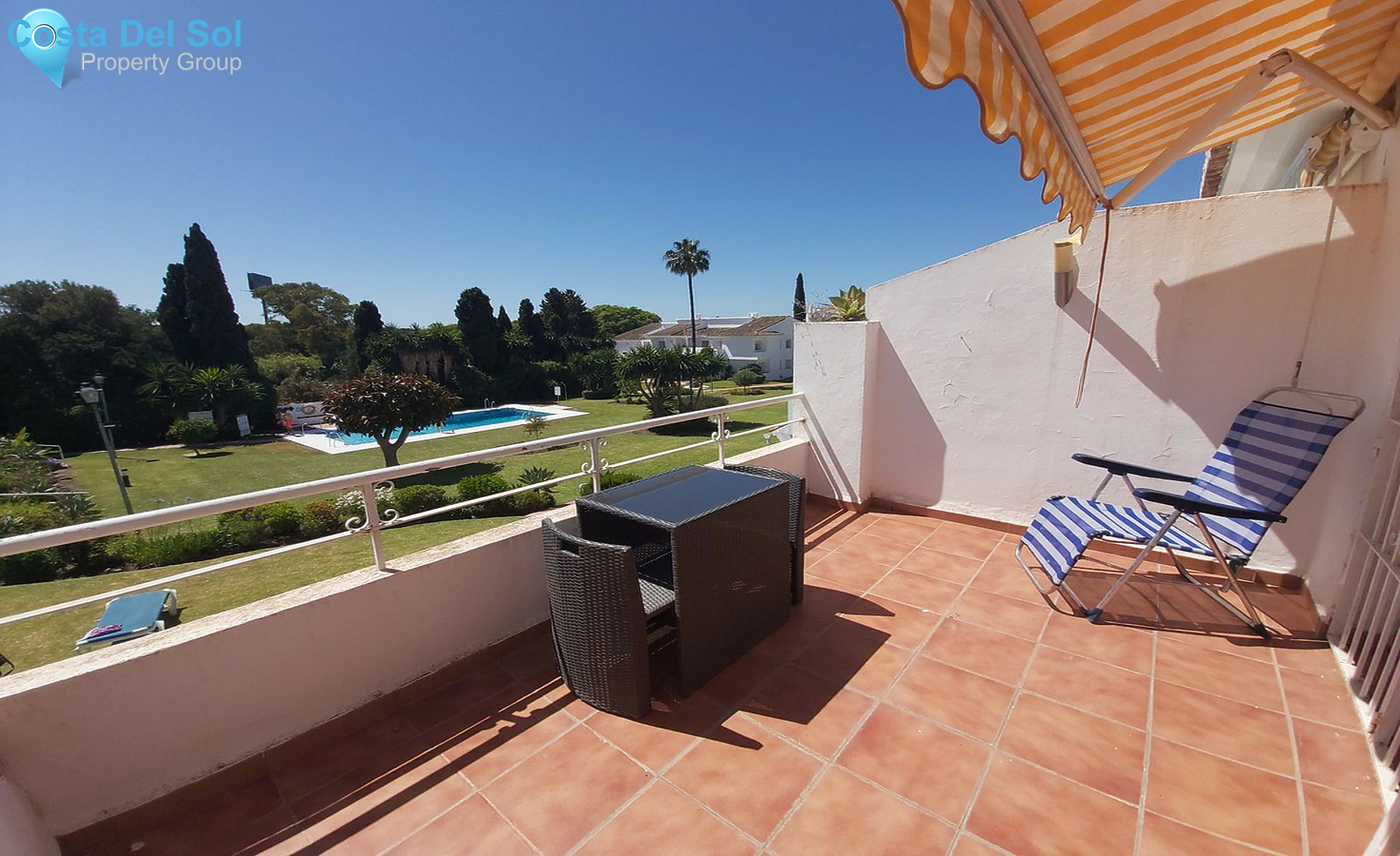 Top Floor Apartment in El Paraiso-1306670