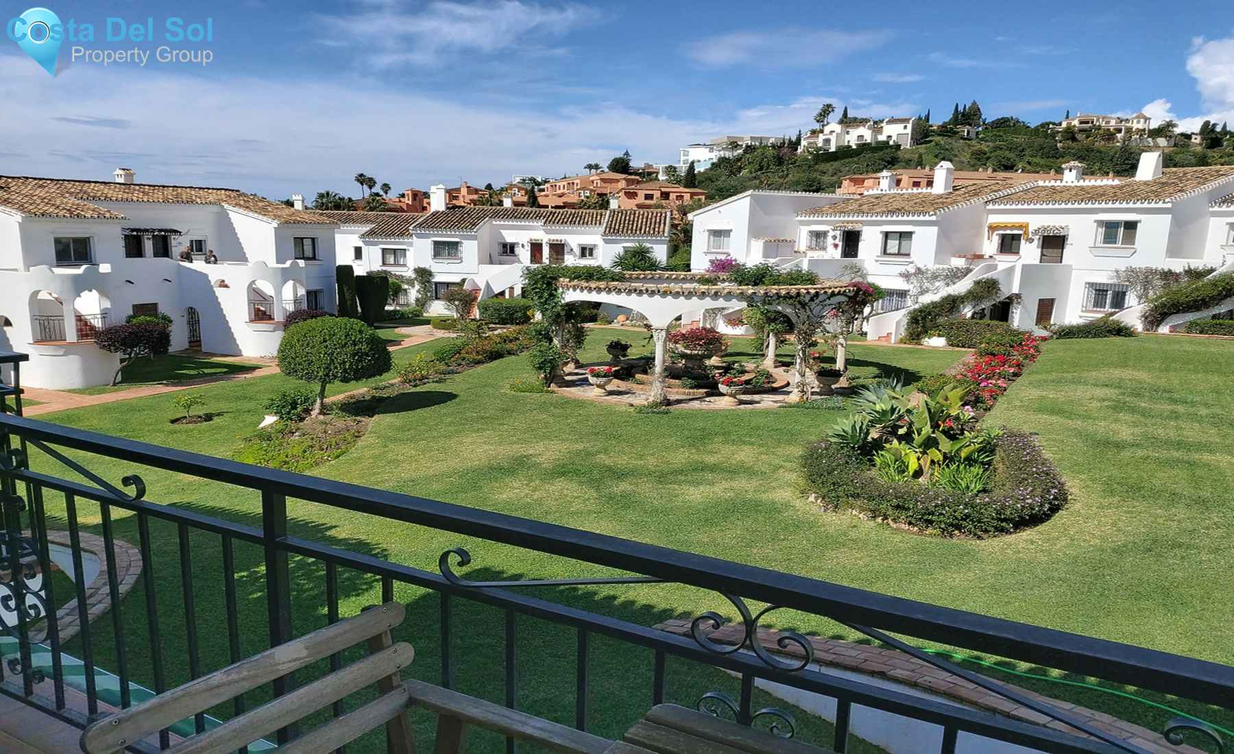 Top Floor Apartment in El Paraiso-1329346