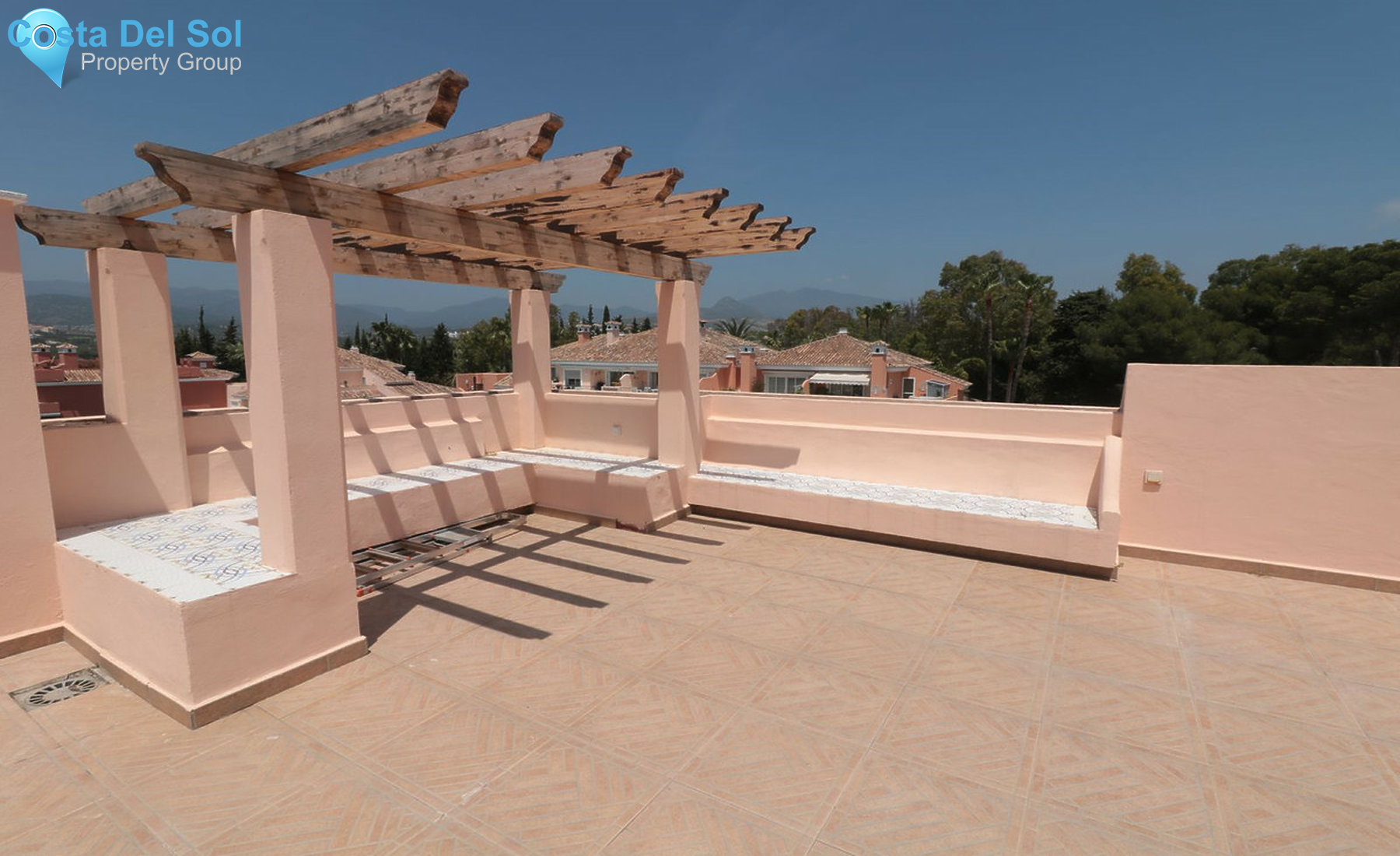 Top Floor Apartment in Estepona-1275572