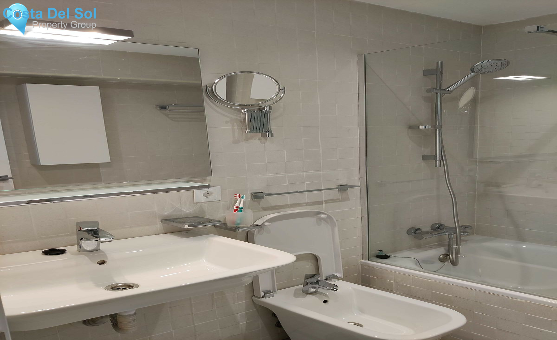 Top Floor Apartment in Estepona-1276354