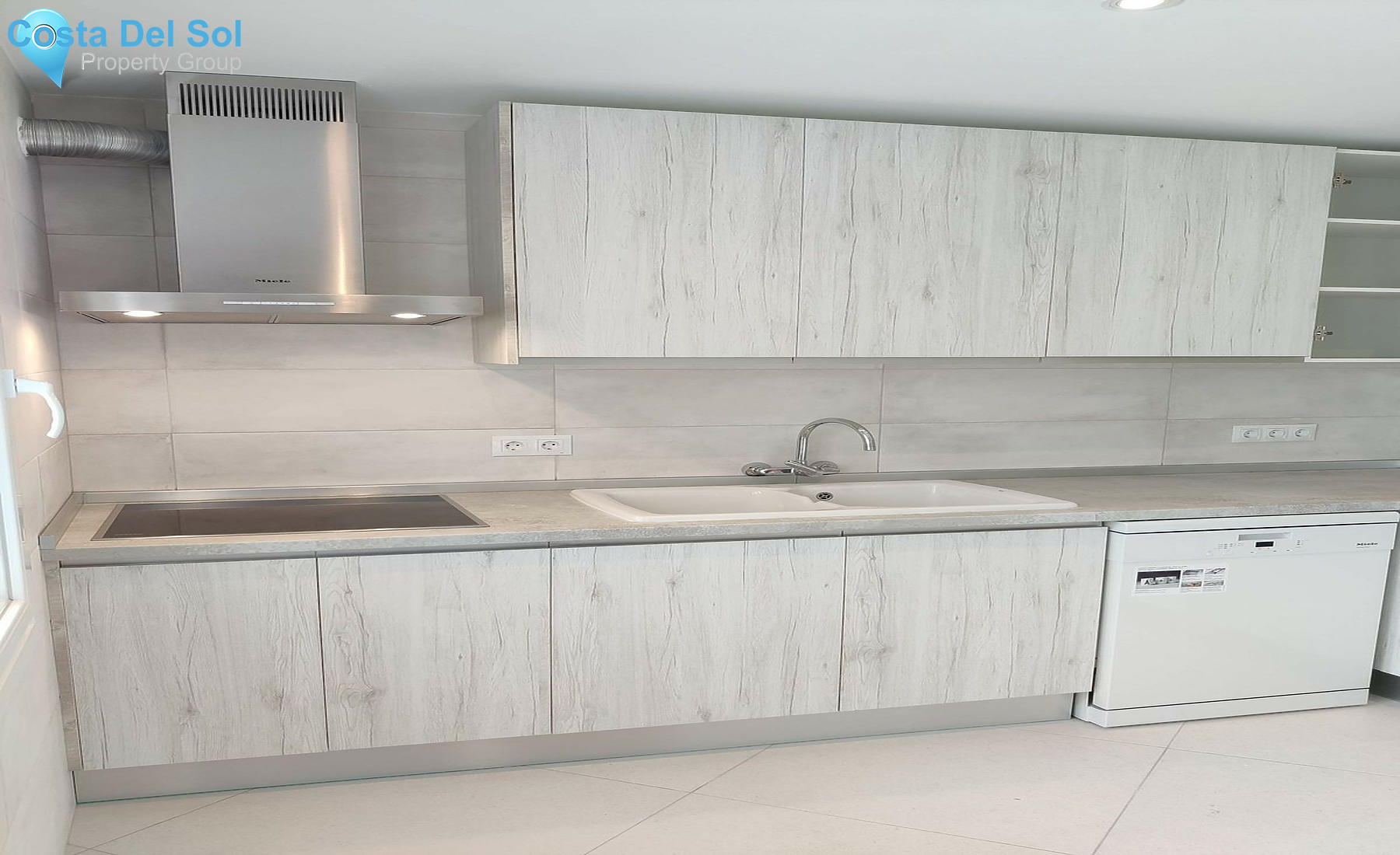 Top Floor Apartment in Estepona-1276360