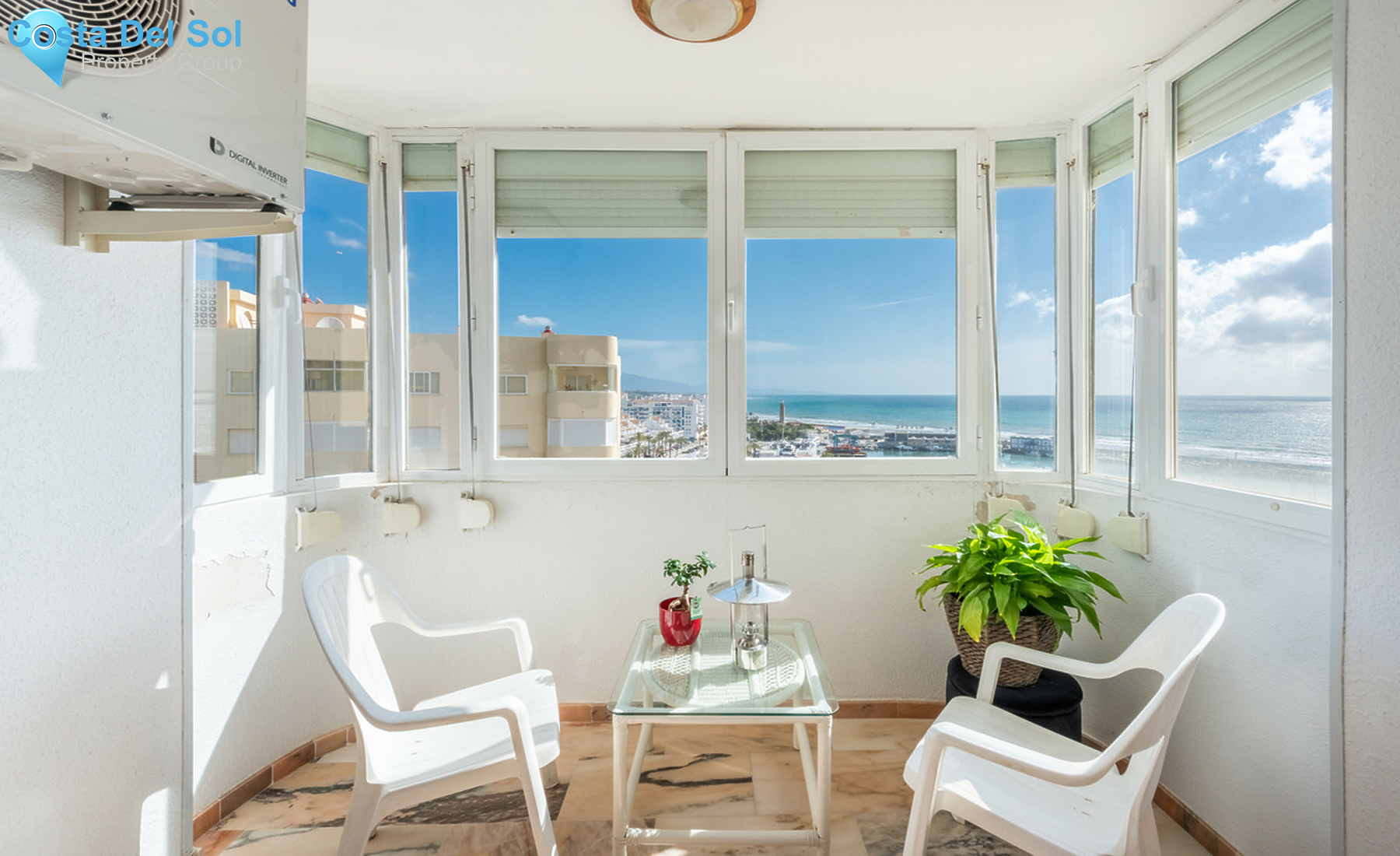 Top Floor Apartment in Estepona-1283563