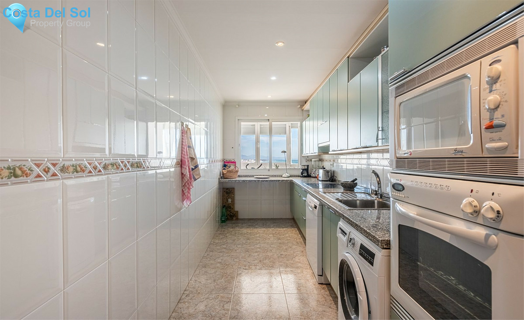 Top Floor Apartment in Estepona-1283566