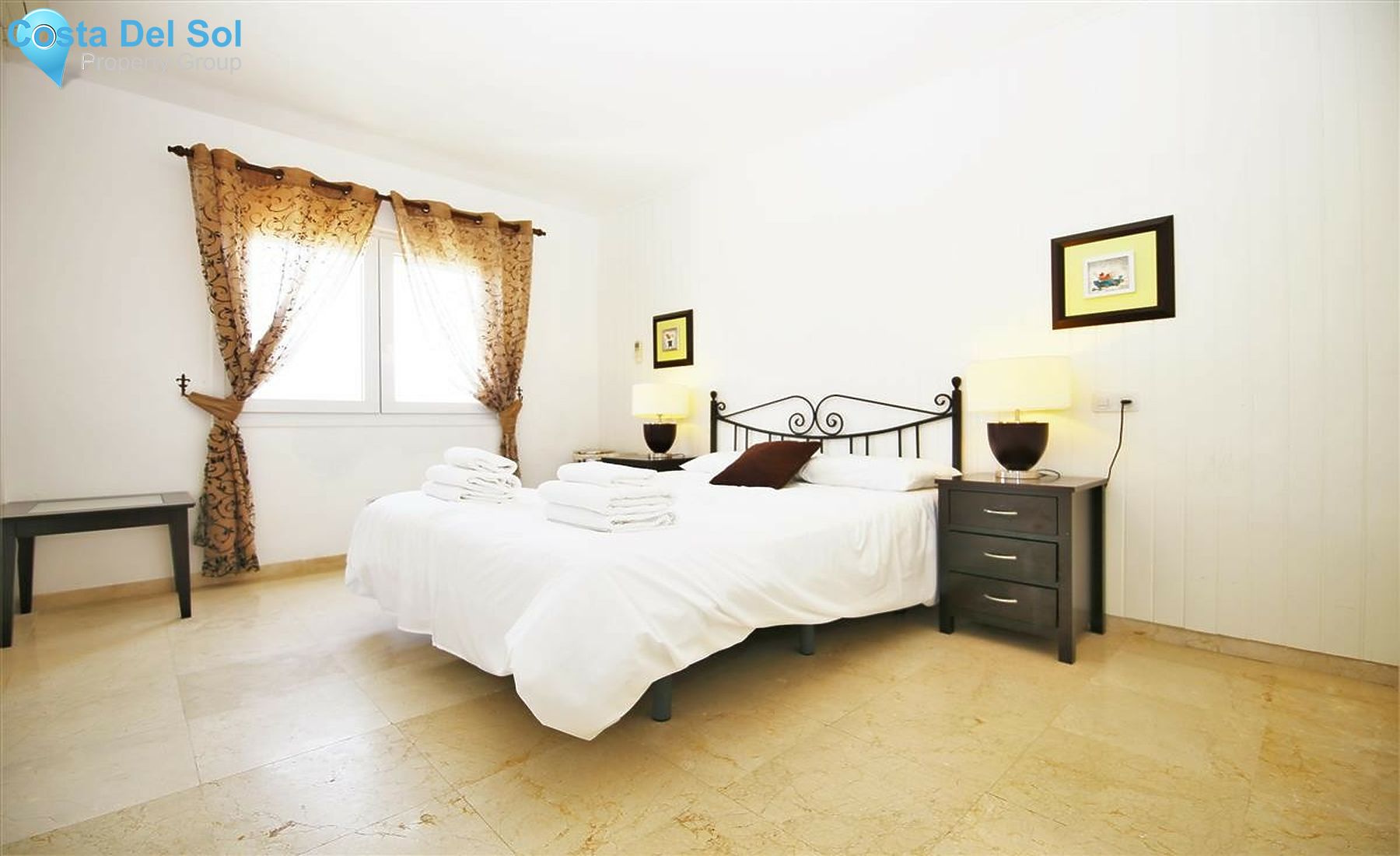 Top Floor Apartment in Estepona-1304257