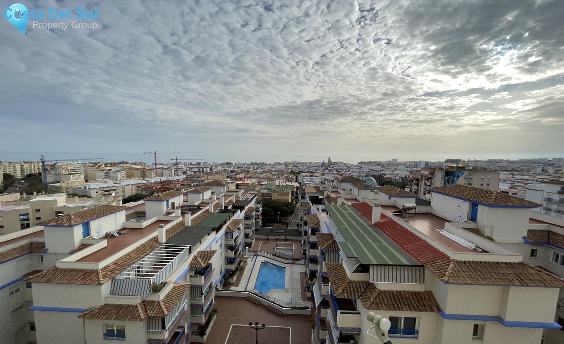 Top Floor Apartment in Estepona-1380019