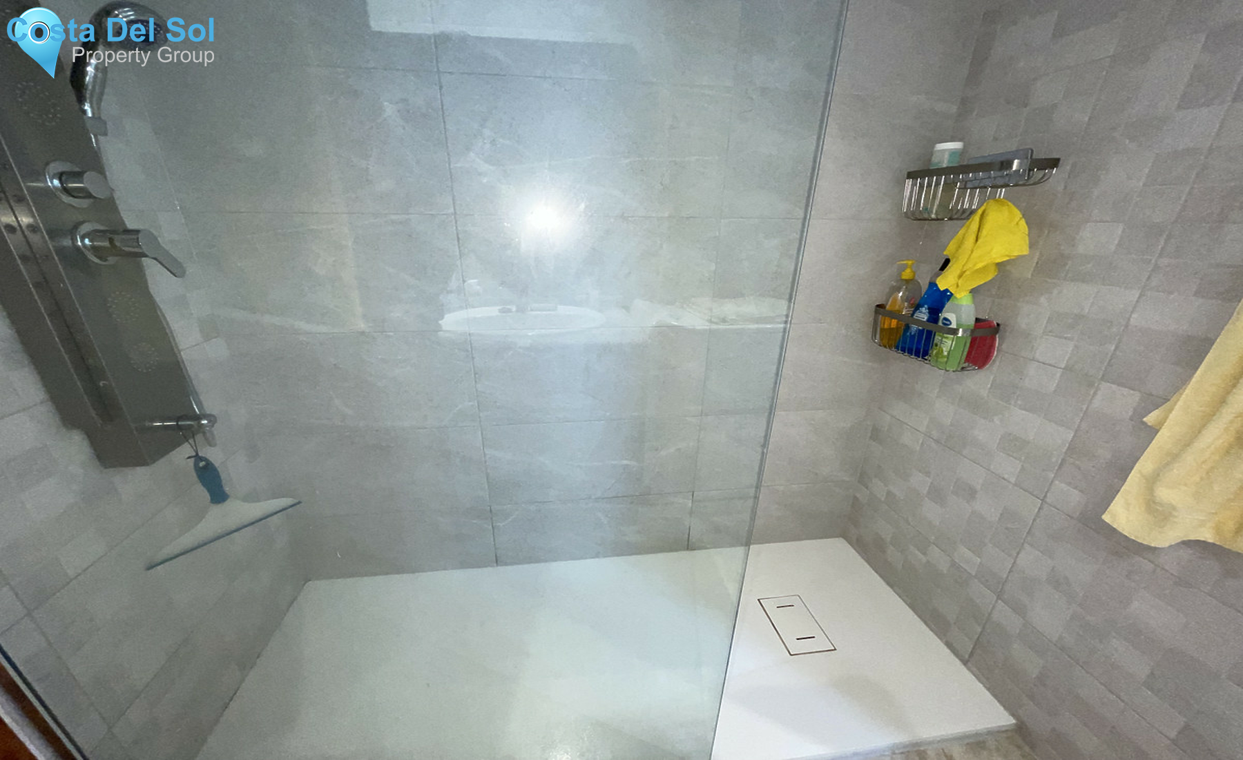 Top Floor Apartment in Estepona-1380011