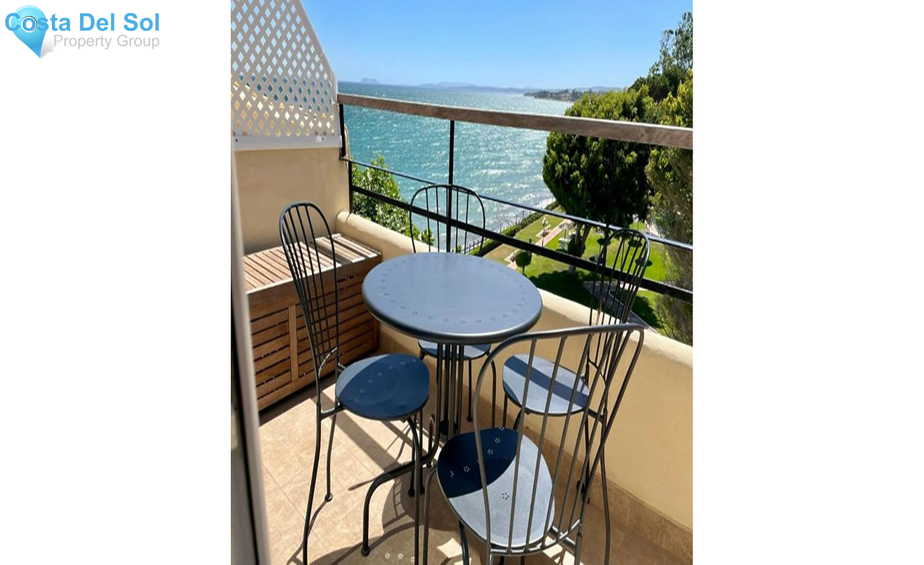 Top Floor Apartment in Estepona-1409056