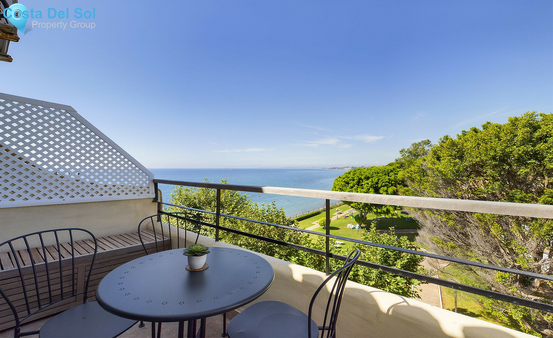 Top Floor Apartment in Estepona-1409048