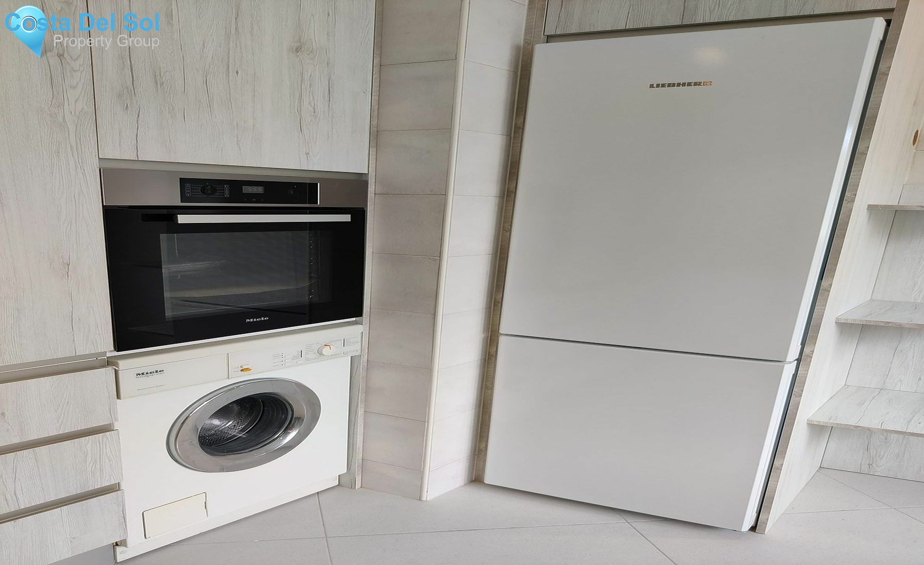 Top Floor Apartment in Estepona-1142758