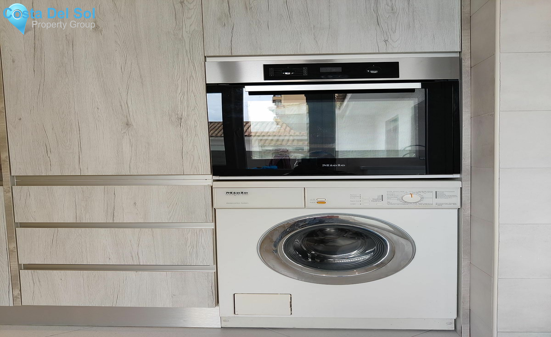 Top Floor Apartment in Estepona-1142759