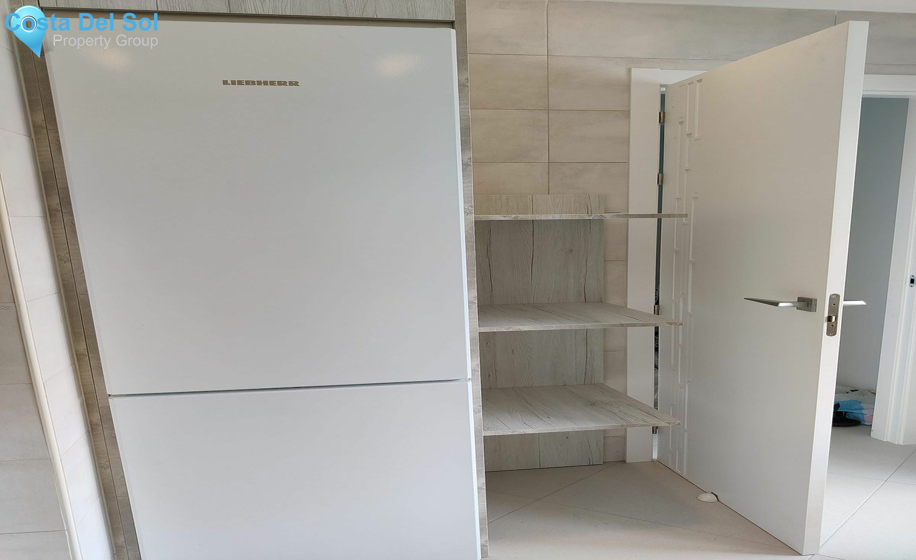 Top Floor Apartment in Estepona-1142760