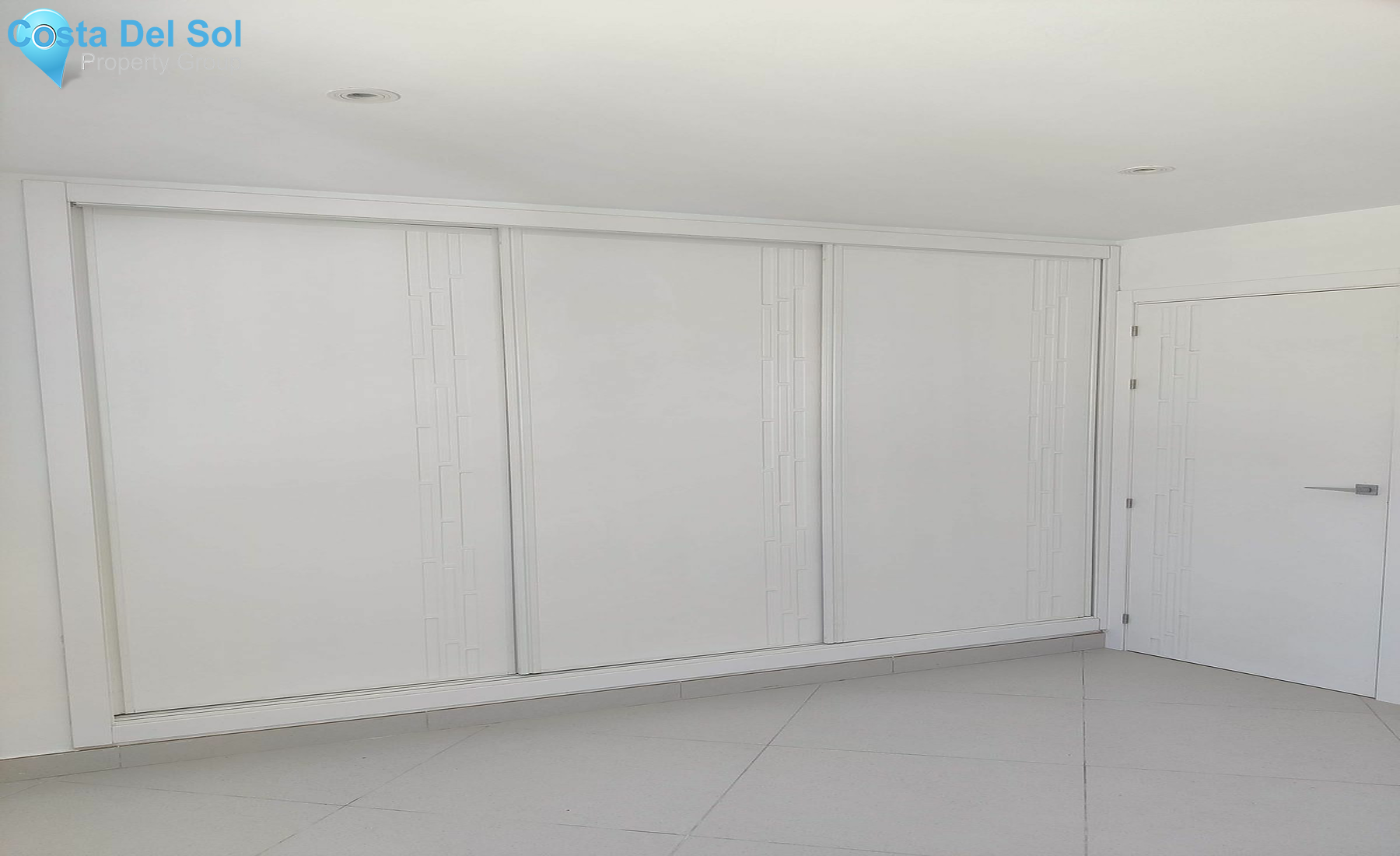 Top Floor Apartment in Estepona-1142745
