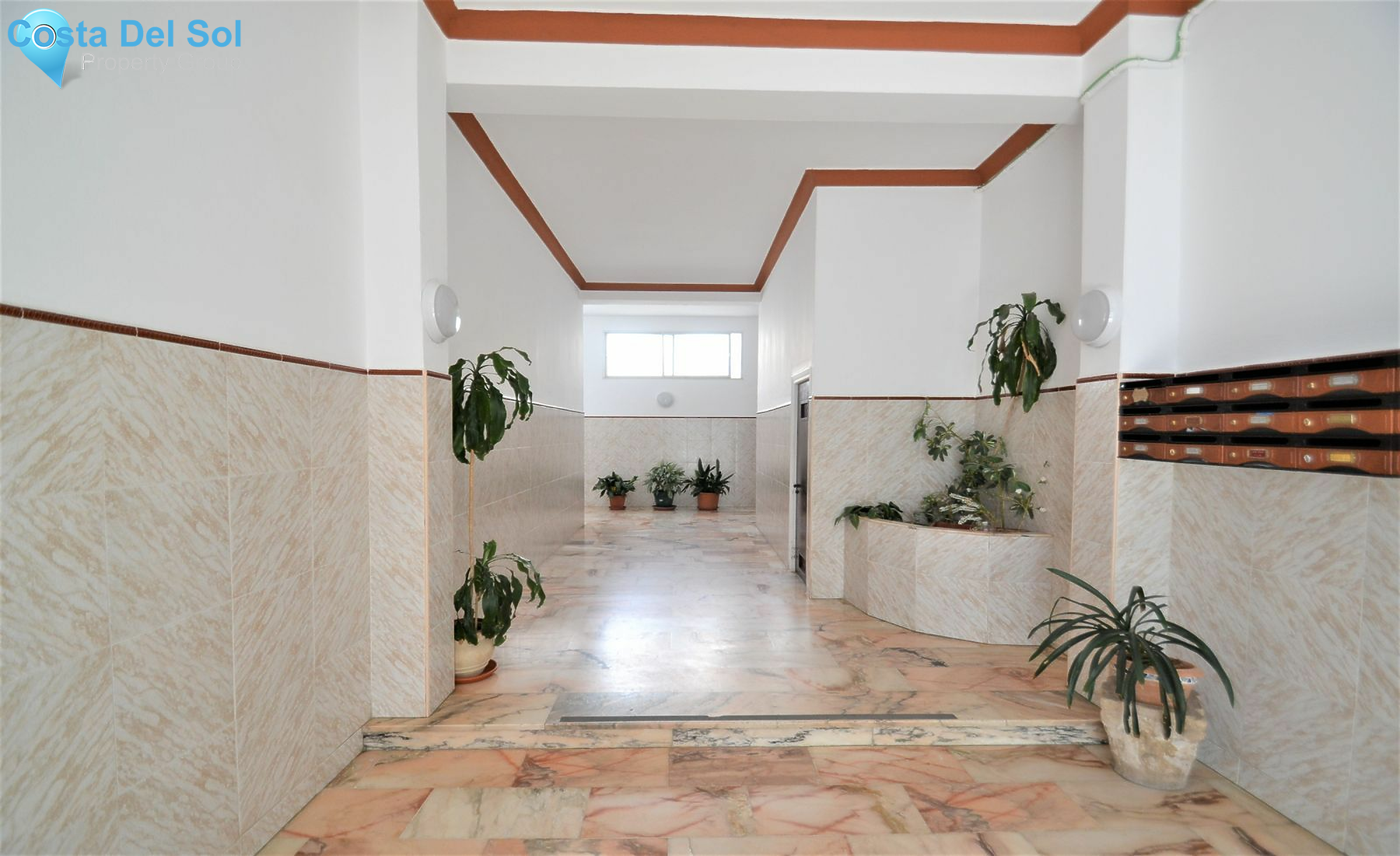Top Floor Apartment in Estepona-1487504