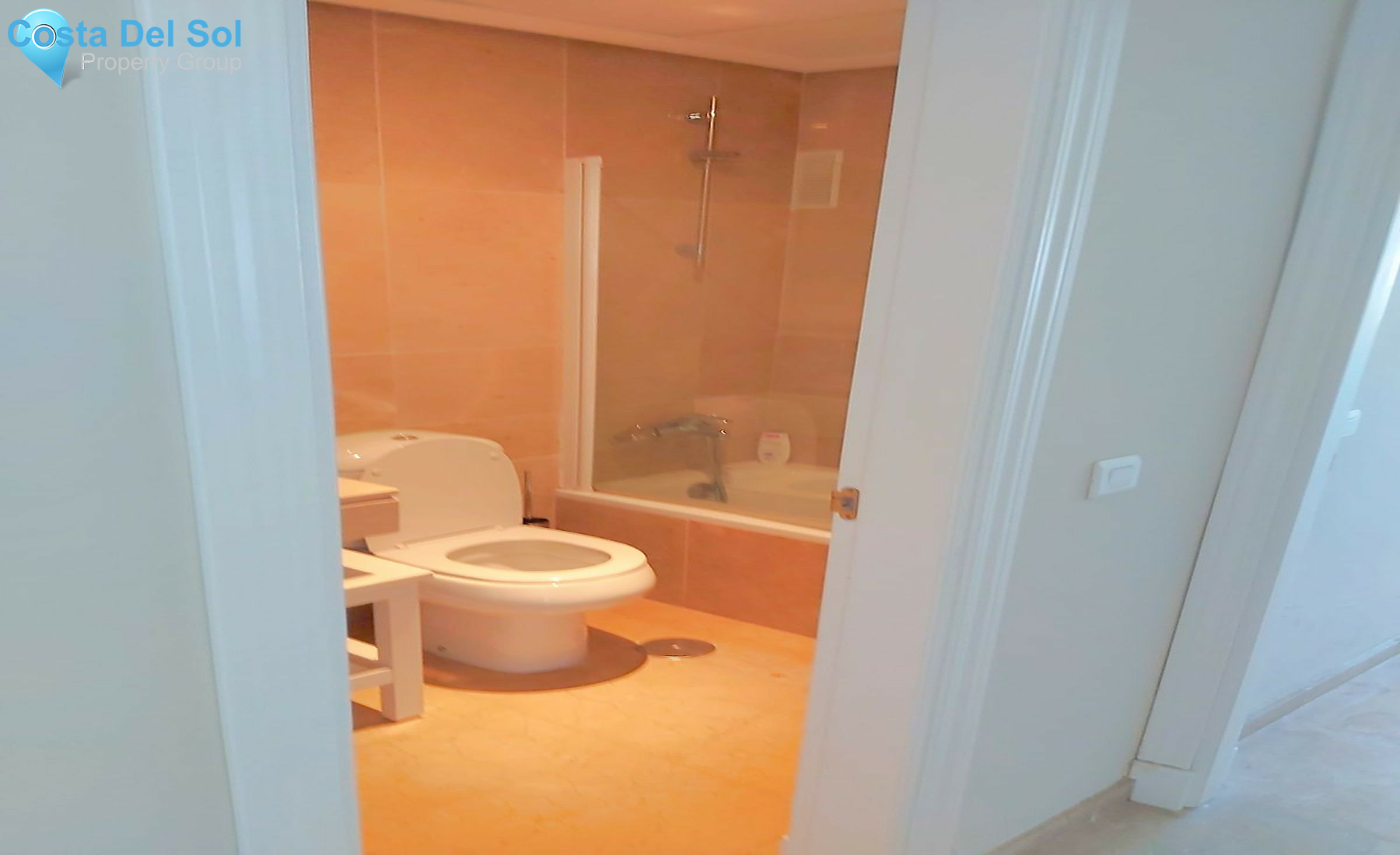 Top Floor Apartment in La Duquesa-1402024