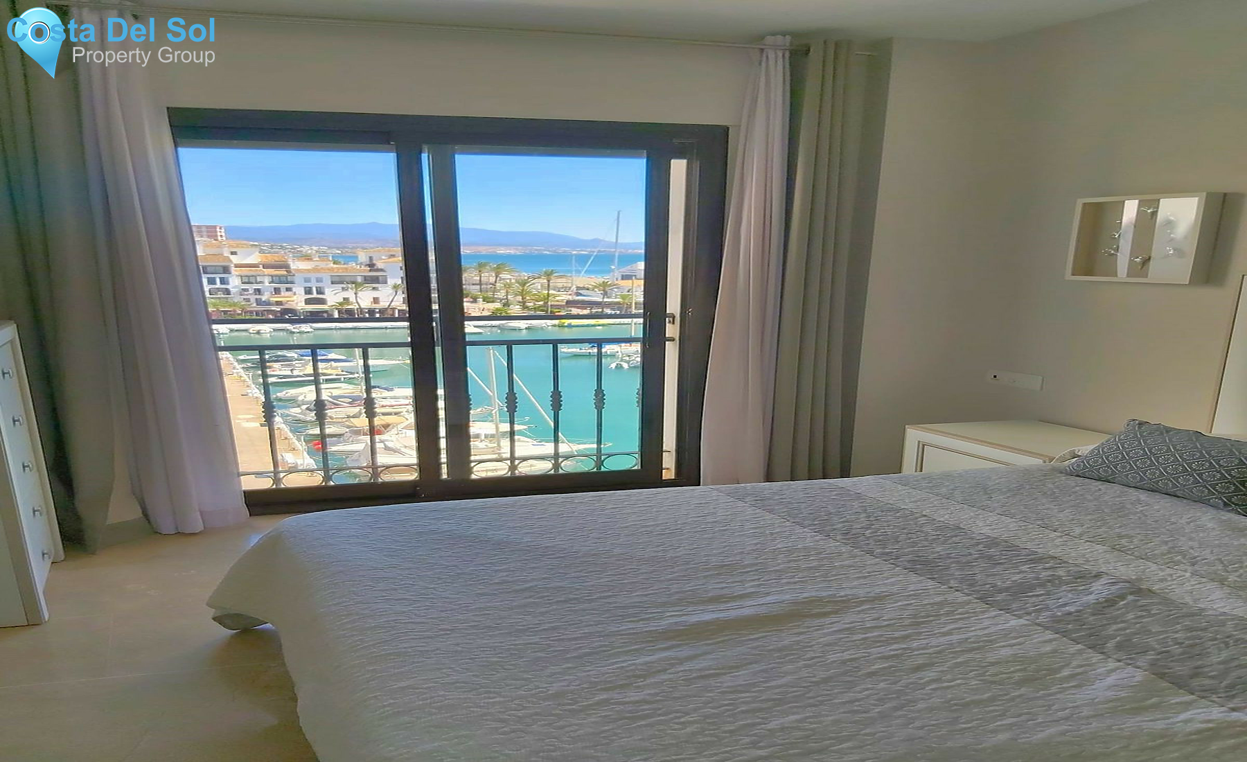 Top Floor Apartment in La Duquesa-1402026