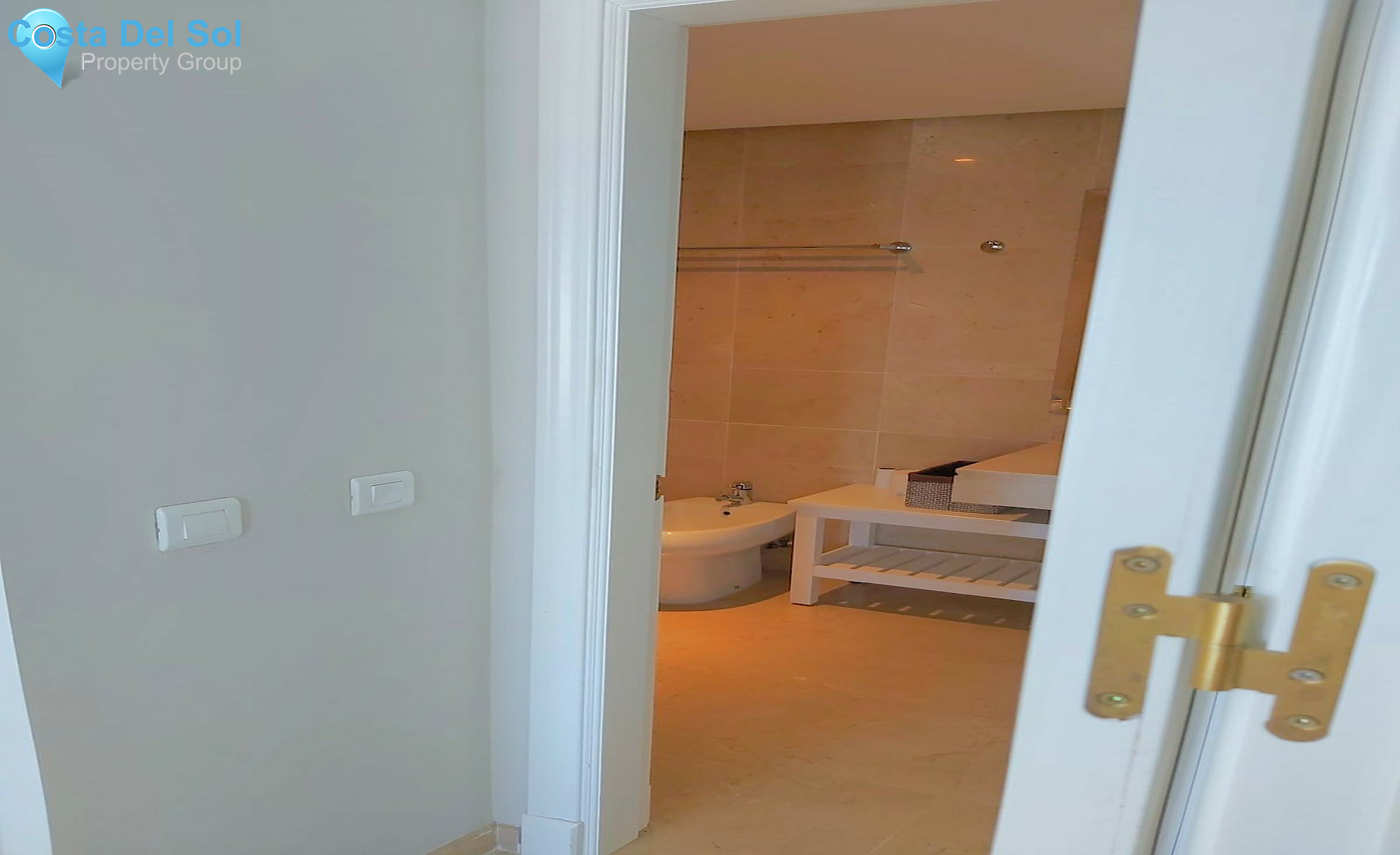 Top Floor Apartment in La Duquesa-1402028