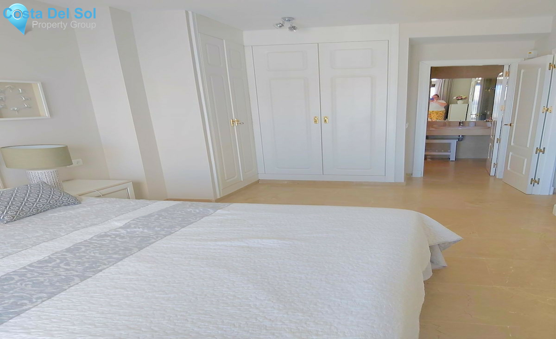 Top Floor Apartment in La Duquesa-1402018