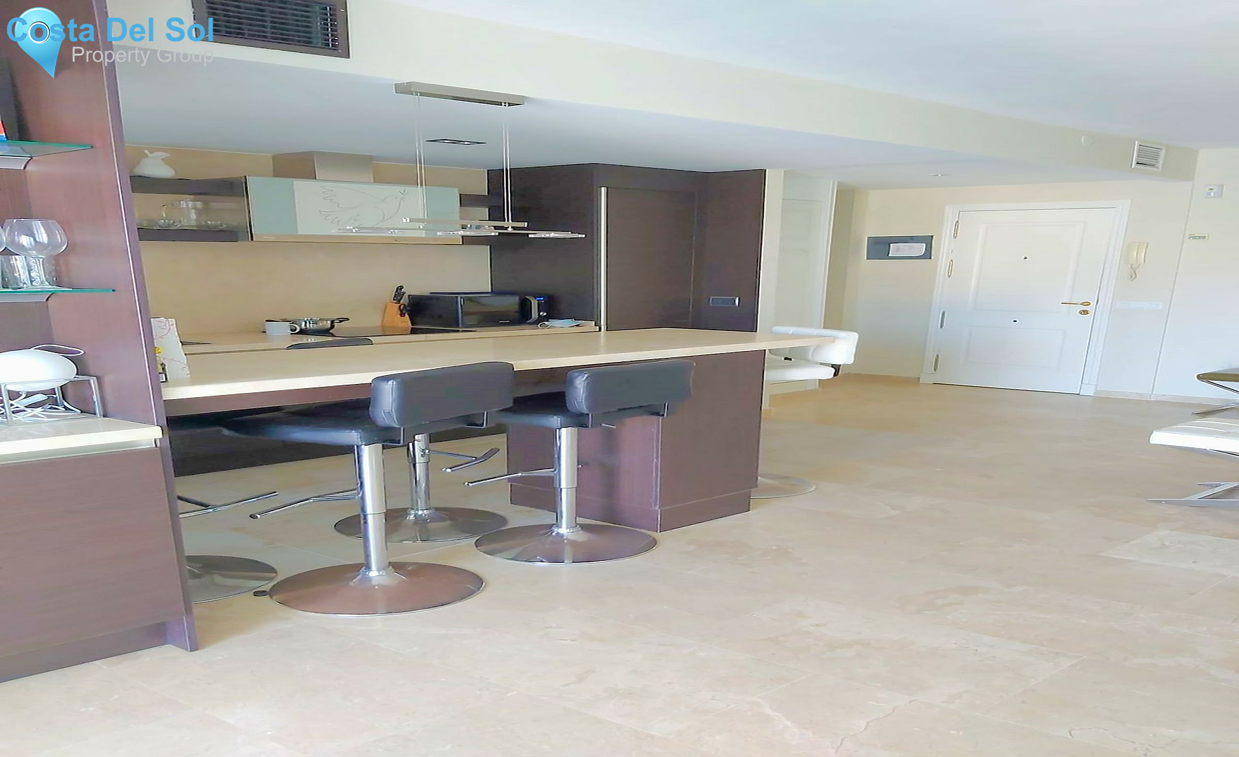 Top Floor Apartment in La Duquesa-1402020