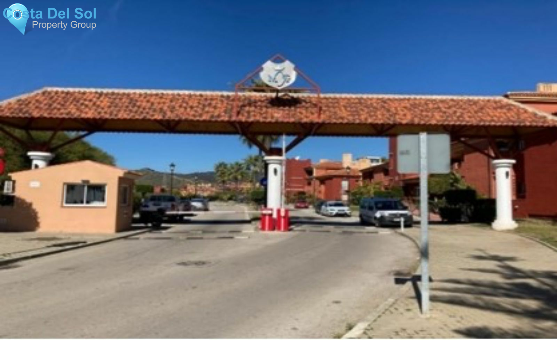 Top Floor Apartment in Las Chapas-1513136