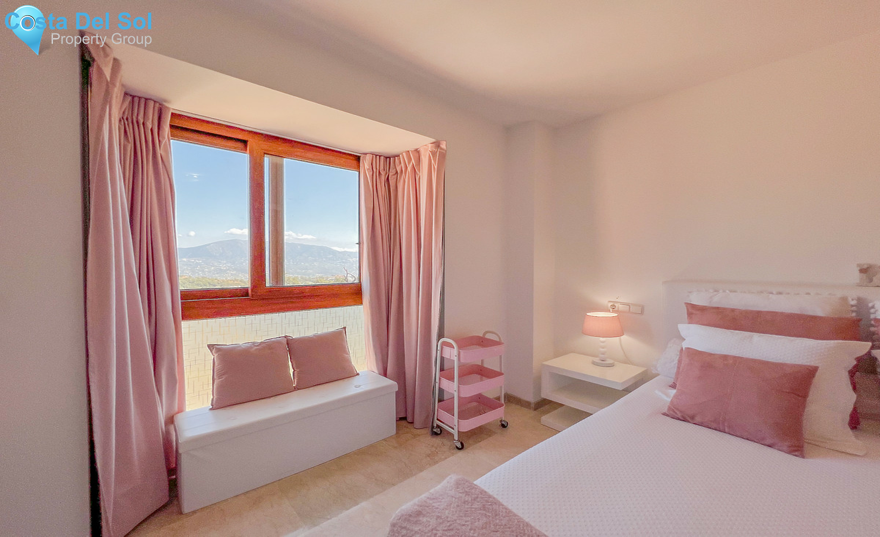 Top Floor Apartment in Marbella-1294178