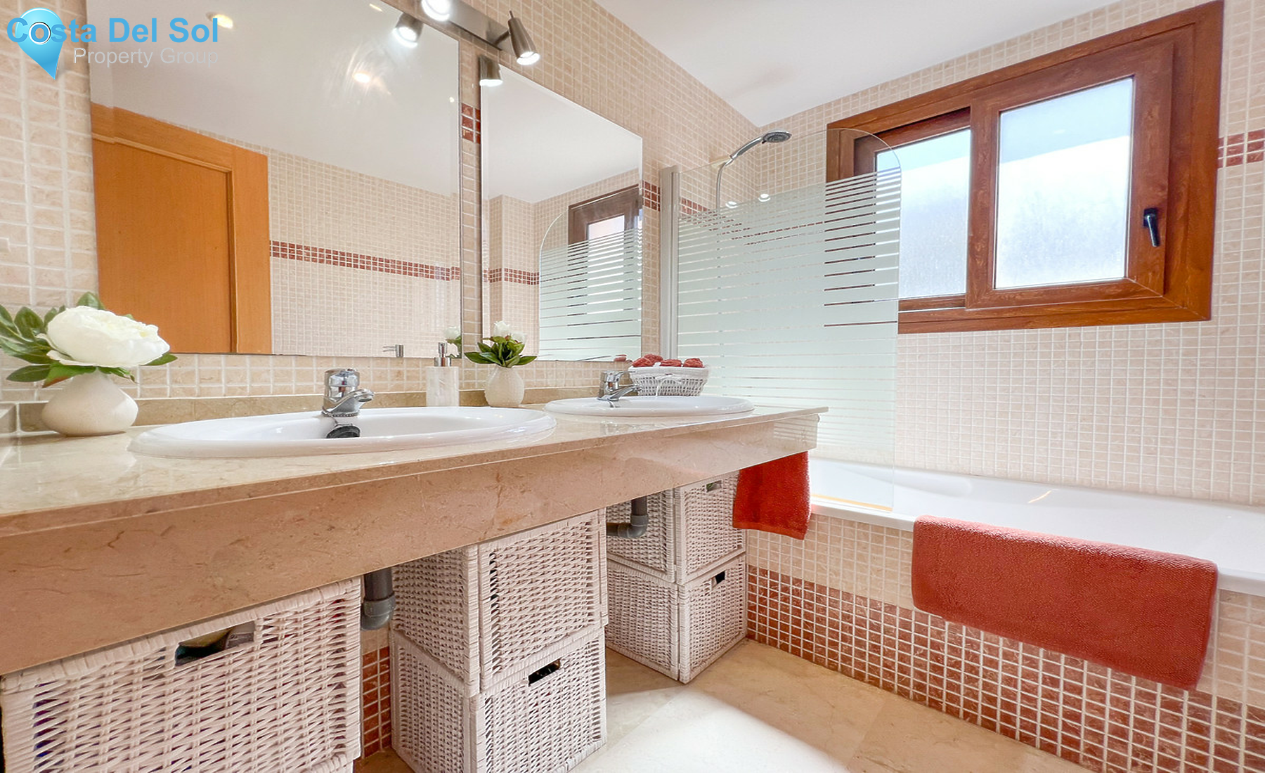 Top Floor Apartment in Marbella-1294179